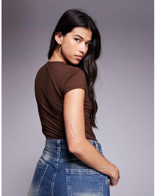 Body Marrón Chocolate Ceñido De Manga Corta De Poliamida De ASOS de color Blue