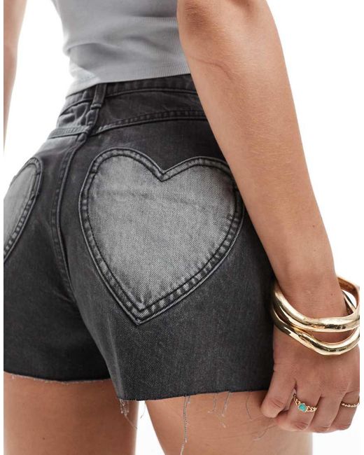Pantalones Cortos Vaqueros Con Bolsillos En Forma De Corazón De Miss Selfridge de color Black