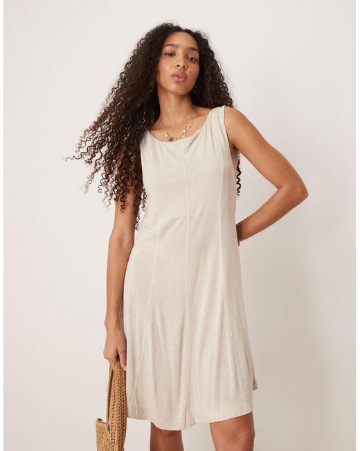 Robe courte sans manches style tennis aspect lin - crème ASOS en coloris Natural