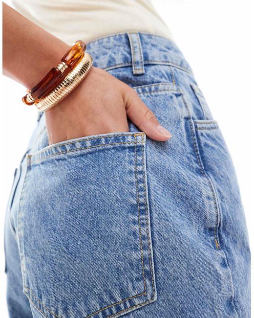 Short en jean coupe dad avec bordures à motif fleuri style tapisserie - blanc ASOS en coloris Blue