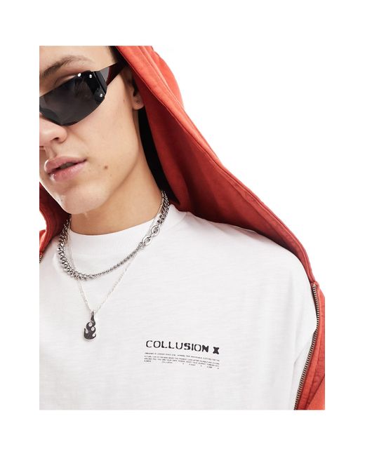 Camiseta blanca con estampado gráfico en la espalda y logo Collusion de hombre de color Red