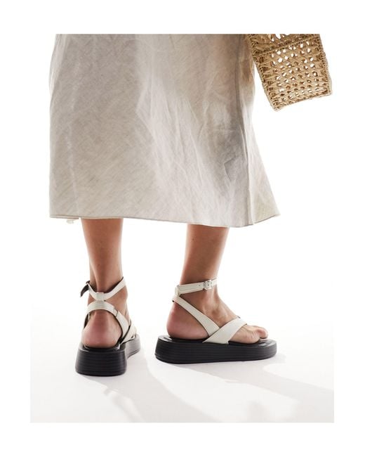 Raid White Maysee Toe Thong Flatform Sandals