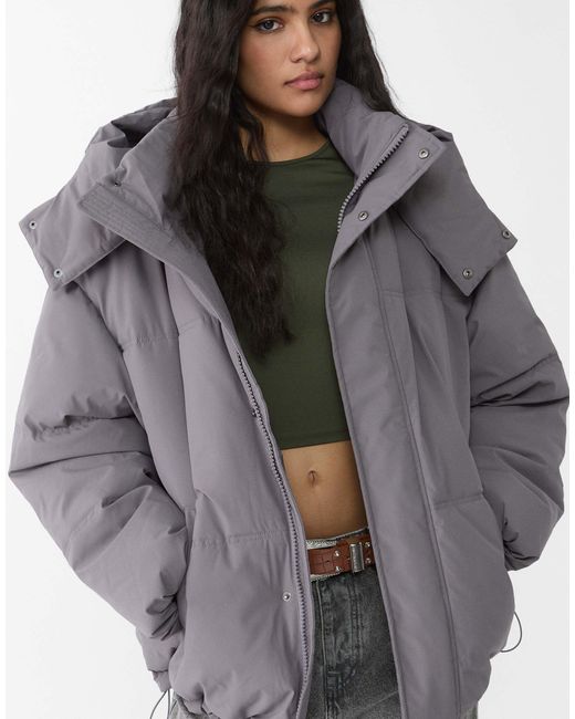 Doudoune oversize à capuche Stradivarius en coloris Gray