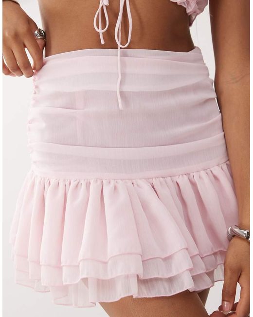 Amy Lynn Gelaagde, Gerimpelde Minirok Van Co-Ord Set in het Natural