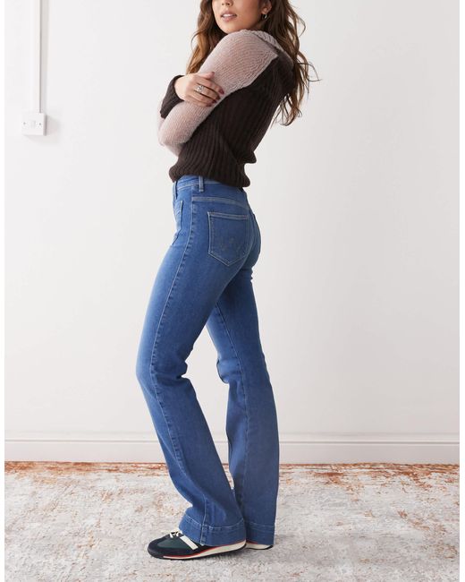 Wrangler Blue Flared Jean With Front Pockets