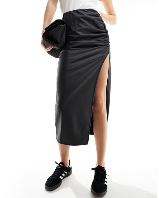 Falda midi negra cruzada con abertura lateral ASOS de color Black