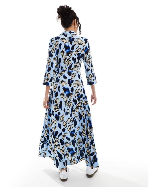 Robe chemise longue à imprimé léopard oversize Y.A.S en coloris Blue