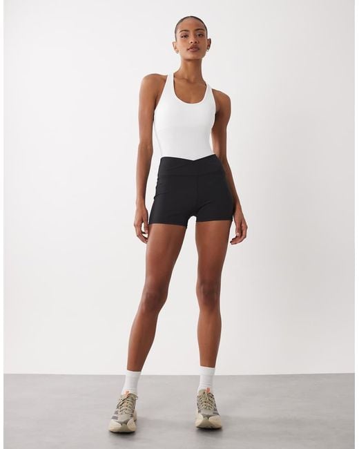 4505 White Plush Handle Scoop Neck Body With Inner Bra