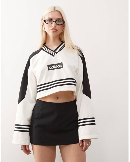 Jupe-short courte habillée style épuré Collusion en coloris Black
