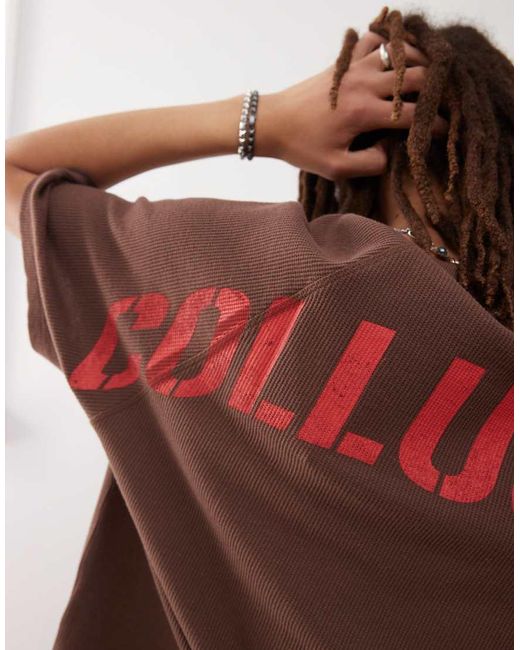 T-Shirt Oversize Con Stampa Grande Del Logo Sul Retro di Collusion in Red da Uomo