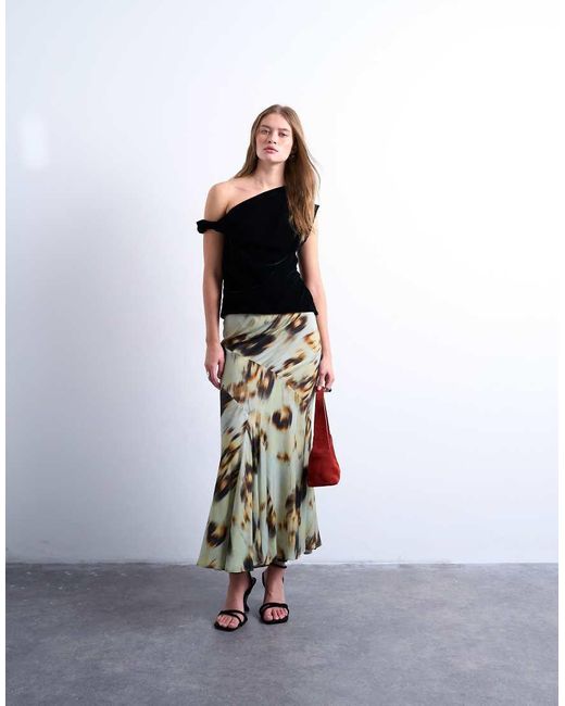 Gonna Midi Con Stampa A Fiori Sfocata E Taglio Asimmetrico di TOPSHOP in White