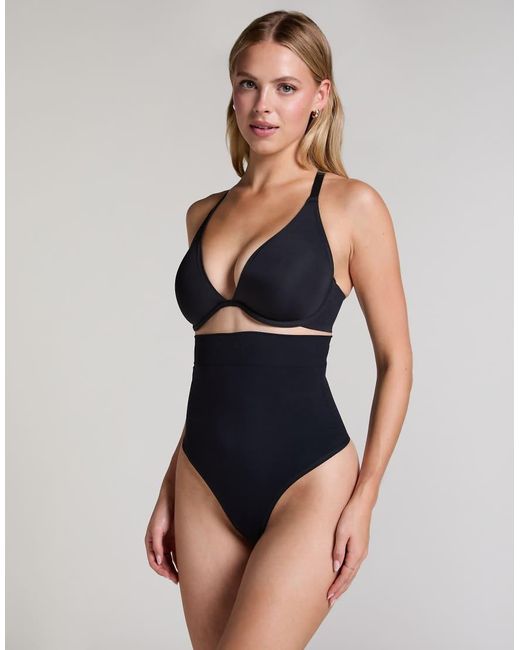 Hunkemöller Hunkemöller in het Blue
