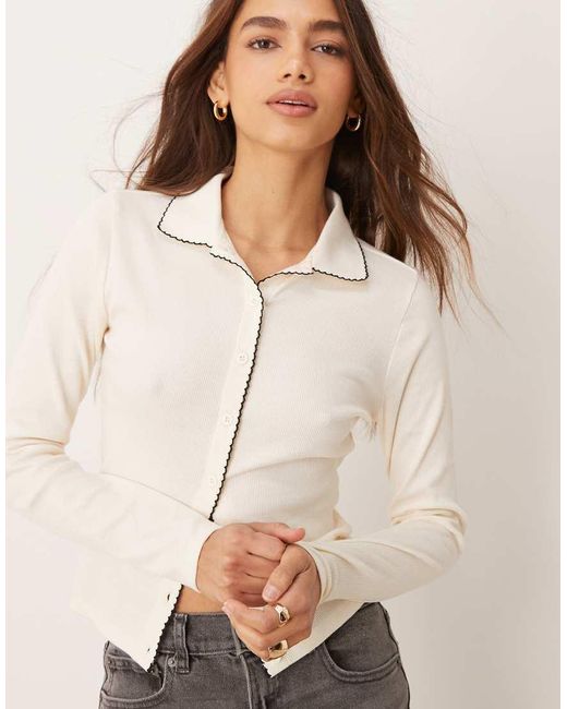 Miss Selfridge Top Met Lange Mouwen, Kraag En Festonsteek in het Natural