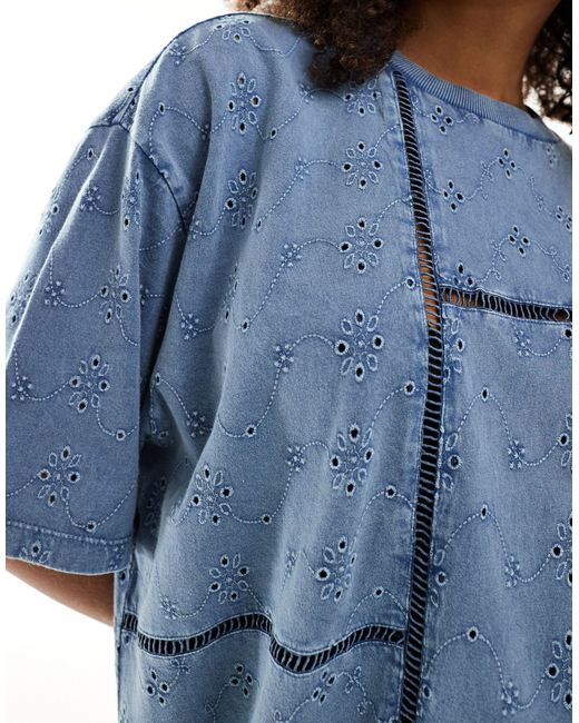 T-shirt oversize avec patchwork en broderie anglaise - délavé ASOS en coloris Blue