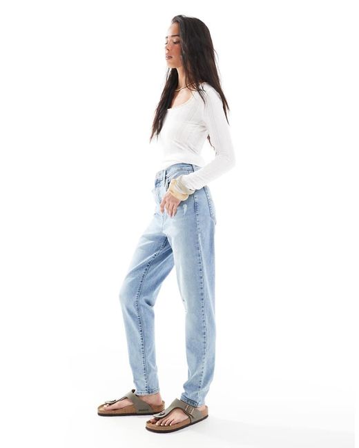 Vaqueros Mom Claro De Talle Alto De Levi's de color Blue