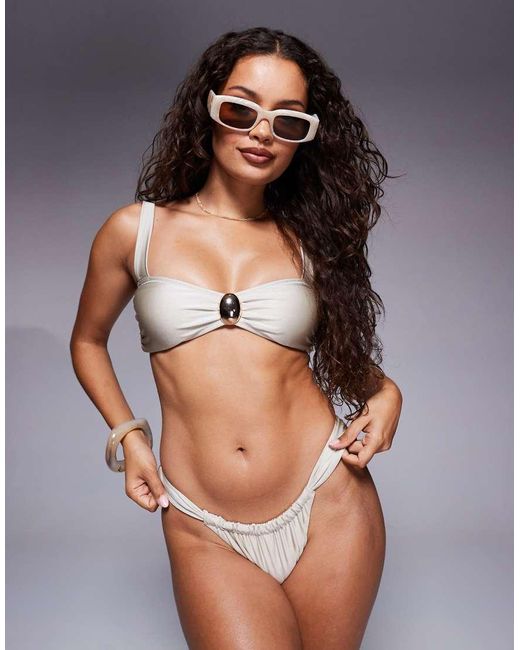 Top Bikini Color Champagne Con Dettagli di Candypants in White
