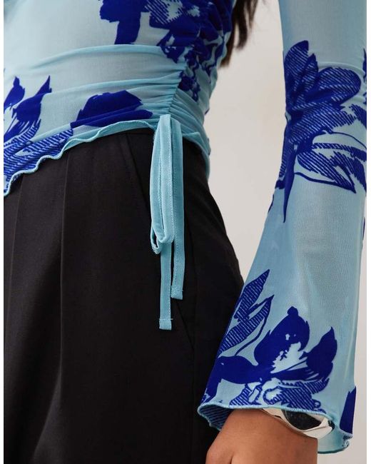 Top di ASOS in Blue