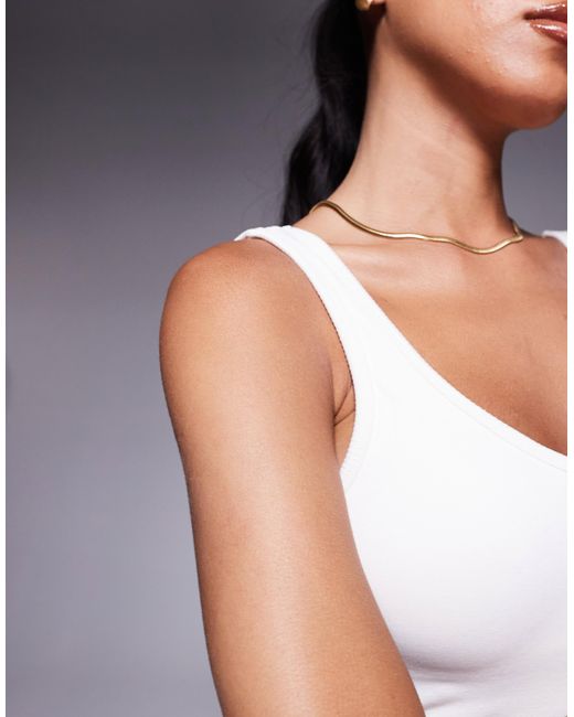 4505 White Smooth Seamless V Neck Vest With Inner Bra