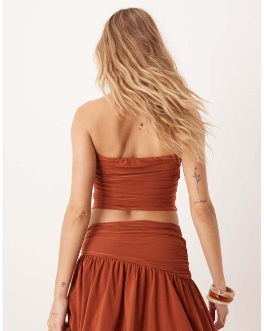 ASOS Bandeau-Top Met Uitsnijding, Gouden Detail En Rimpeleffect in het Orange
