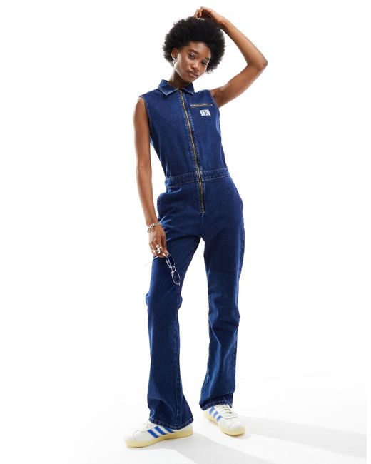 Tuta jumpsuit lavaggio scuro con zip di Calvin Klein in Blue