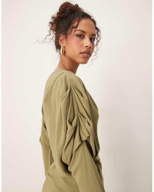 Vestito Midi Asimmetrico A Maniche Lunghe di ASOS in Natural
