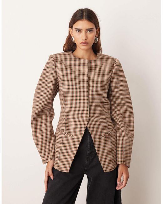 ARRANGE Natural Clean Collarless Sculpted Blazer