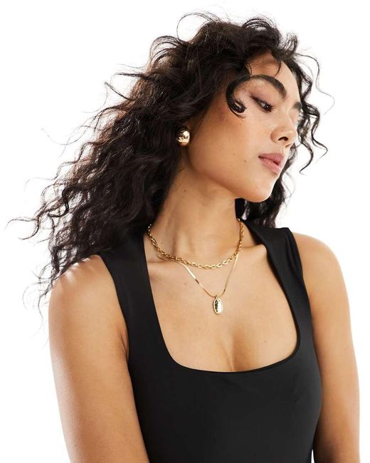 Body Aderente Con Scollo Squadrato di New Look in Black
