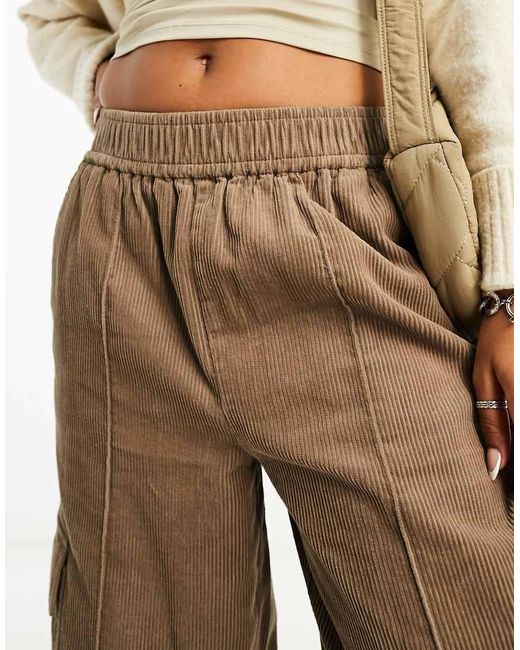 Pantaloni Cargo di ASOS in Natural