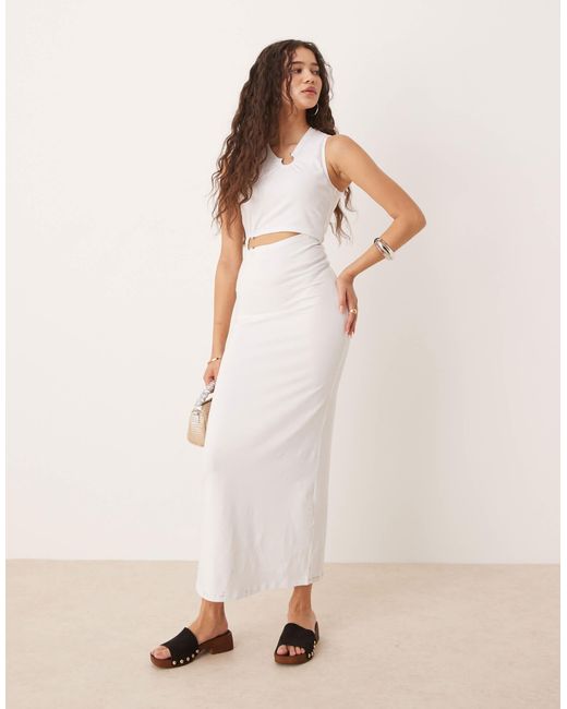 Robe mi-longue sans manches à découpes et détails anneaux ASOS en coloris Natural