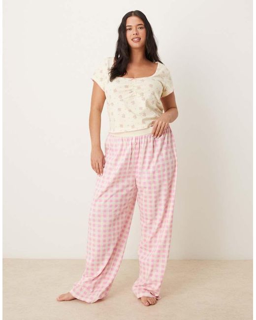 Top De Pijama Amarillo Pastel De Estilo Mesonera Con Estampado De Mix & Match De Asos Design Curve ASOS de color Natural