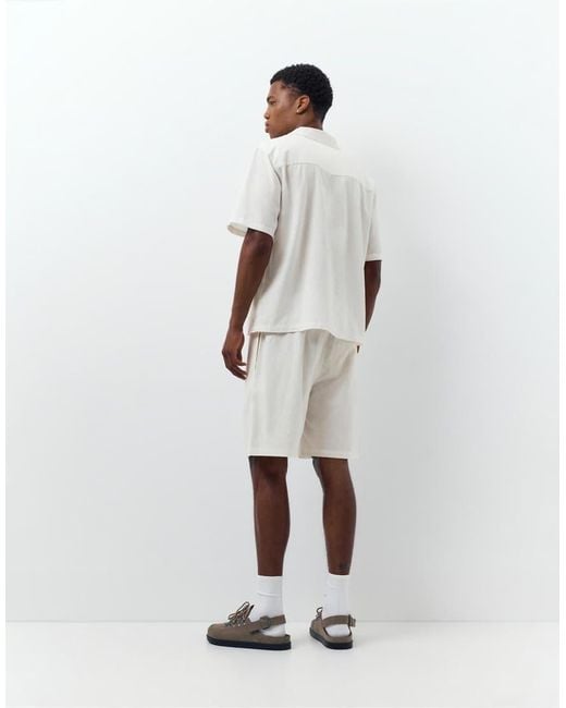 Pull&Bear White Linen Blend Shorts for men