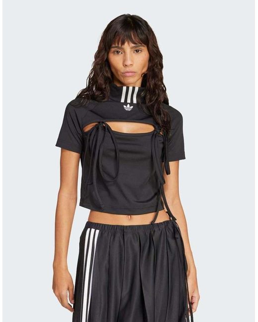 Top Corto Con Abertura Y Lazadas De Adidas Originals de color Black
