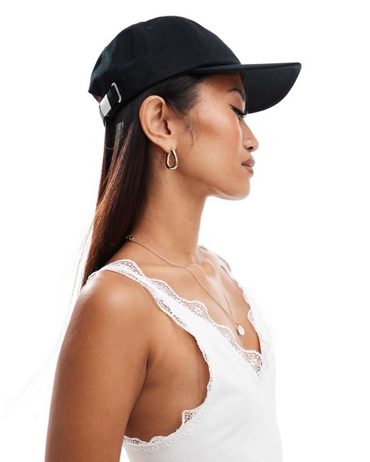 Levi's Black Lazy Girl Cap With Small Logo