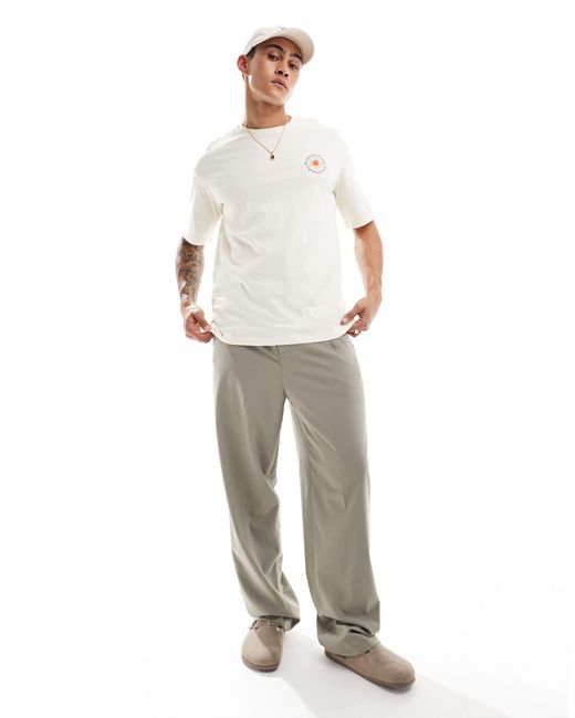 Camiseta color crema extragrande con estampado circular botánico en la espalda SELECTED de hombre de color White