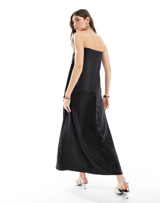 Robe bandeau longue et évasée avec poches en satin 4th & Reckless en coloris Black