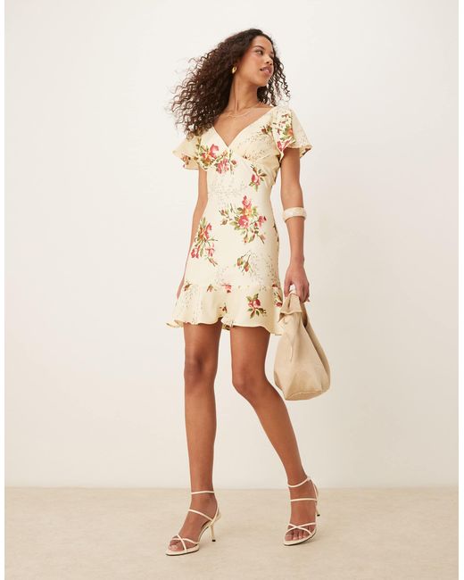 ASOS Natural – minikleid mit flatterärmeln und blumendruck