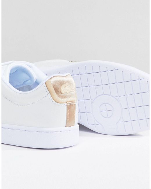 Lacoste Carnaby Evo 118 Trainers With Gold Trims in White | Lyst