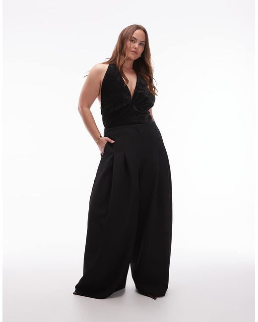 Top Con Cuello Halter De Terciopelo De Asos Design Curve ASOS de color Black