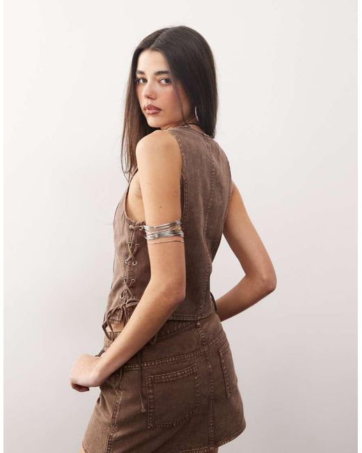 Chaleco Vaquero Lavado De (Parte De Un Conjunto) Monki de color Brown