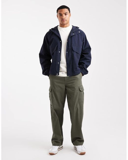 Farah Shenley in het Blue voor heren