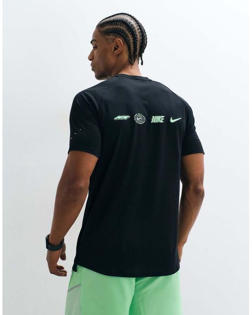 Nike Blue Stride Dri-fit Graphic Print T-shirt for men