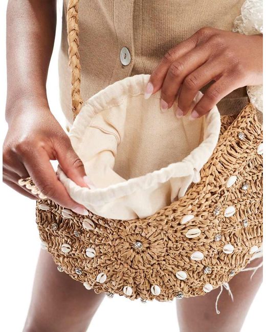 Stradivarius Raffia Tas Met Neppe Schelpen in het Natural