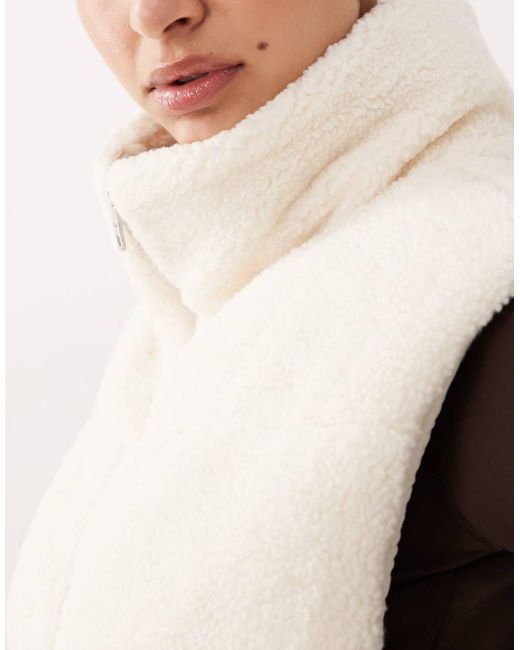 Abercrombie & Fitch Natural Ypb High Neck Gilet
