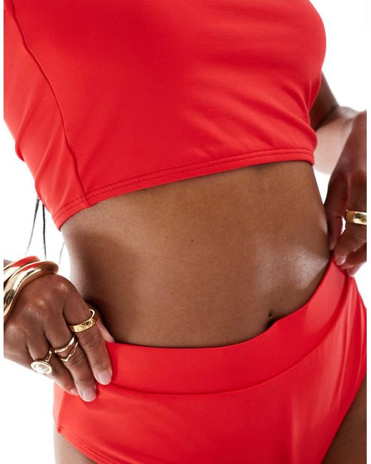 Completo Bikini Con Top A Fascia E Slip A Vita Alta di Threadbare in Red