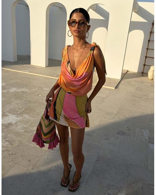 Michaela Never Fully Dressed de color Natural