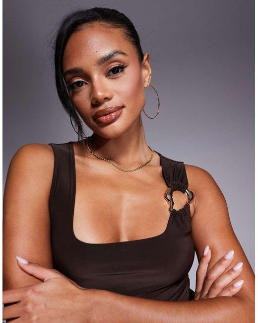Kaiia Gladde Crop Top Met Vierkante Hals En Gouden Hardware in het Black