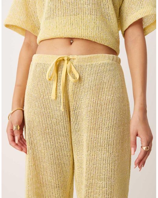 Pantalones Amarillo De Pernera Ancha De Punto Texturizado De (Parte De Un Conjunto) ASOS de color Natural