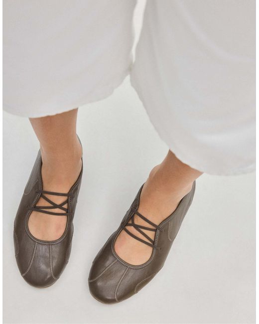 Stradivarius Gray Sneaker-ballerinas mit elastischem einsatz