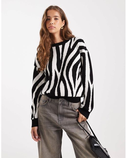 Vero Moda White O-neck Jacquard Knitted Jumper