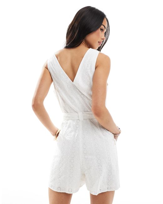 Combishort sans manches à broderies New Look en coloris White